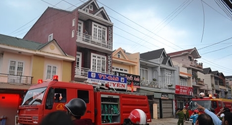 Cháy lớn tại đại lý gas, nhiều người nhập viện cấp cứu