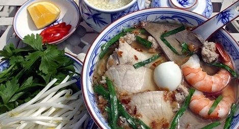 Ăn hủ tiếu ở lớp, bé trai 4 tuổi bị bỏng nặng