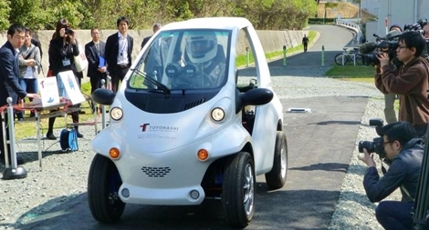 Nhật Bản phát triển xe điện không pin, lấy năng lượng từ lốp