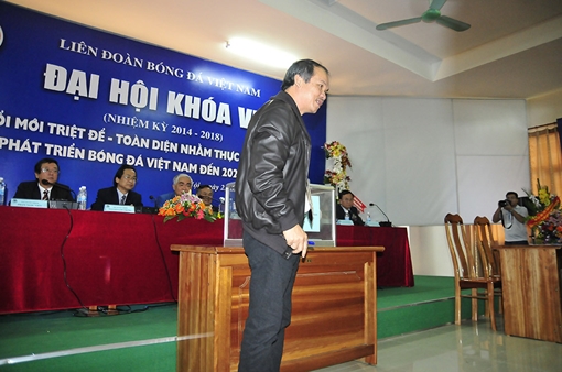 Nỗi lo nguồn tiền của bóng đá Việt Nam...