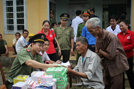 Bí thư đoàn Công an tỉnh Hòa Bình luôn gắn bó với đồng bào vùng khó khăn