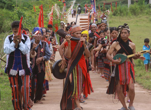 Biên soạn thành công từ điển Việt - Pa cô - Ta ôi, Pa cô - Ta ôi - Việt