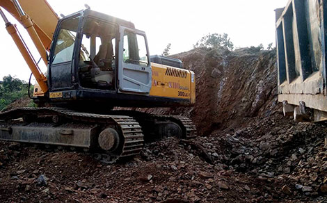 Lợi dụng được giao san lấp mặt bằng khai thác trái phép khoáng sản