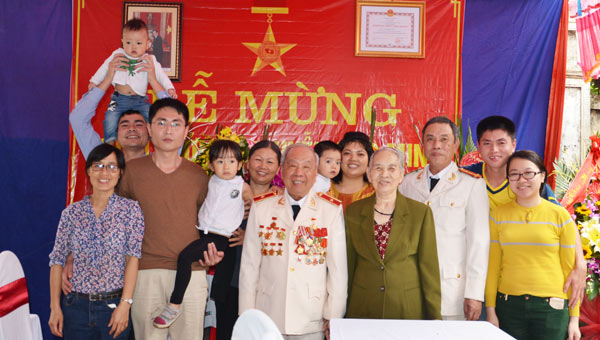 Thời hoa lửa vị tướng anh hùng