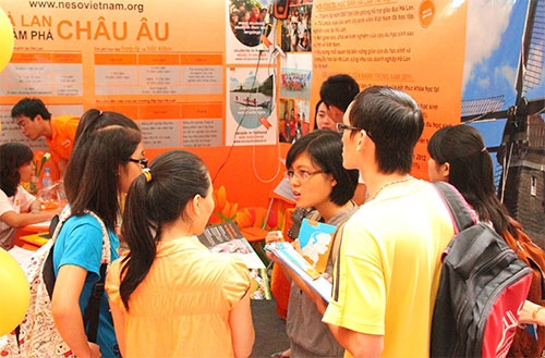 Mặt trái…du học!: Muôn vàn cạm bẫy