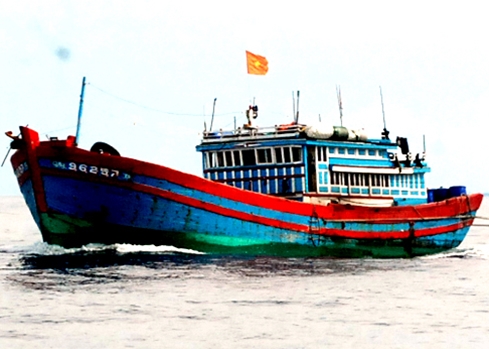 Hỗ trợ y tế từ xa với một ngư dân bị nạn trên biển