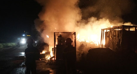 Cháy bãi chứa thiết bị điện tại Vũng Áng