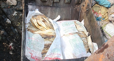 Tiêu hủy hơn 1 tấn cá khô bẩn