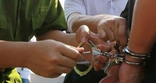 Bắt giam Phó Chi cục trưởng Chi cục Thi hành án dân sự