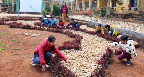 Người thầy giáo hơn 20 năm nuôi chữ nơi miền ngược