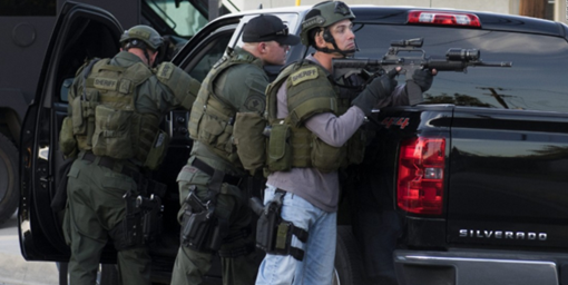 Nghi phạm trong vụ xả súng ở Mỹ có liên hệ với khủng bố