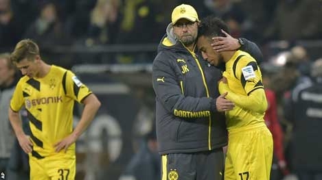 Dortmund rơi xuống đáy BXH sau trận thua 0-2 trước Frankfurt