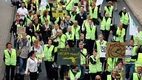 Phi công Lufthansa đình công, hàng trăm chuyến bay bị hủy