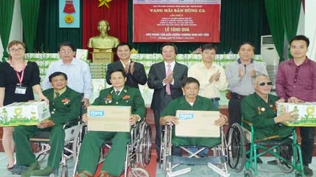 Dành gần 1 tỷ đồng cho hoạt động từ thiện