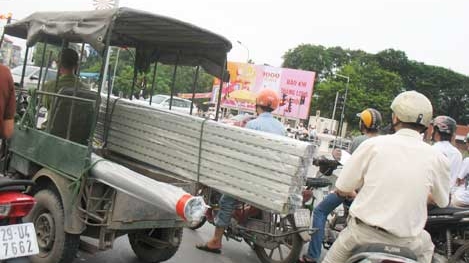 Hà Nội “siết” xe chở hàng hóa cồng kềnh