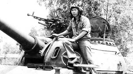 Anh hùng “bác sĩ xe tăng” tuổi hai mươi