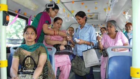 Xem xét thí điểm tuyến buýt dành riêng cho phụ nữ tại Hà Nội