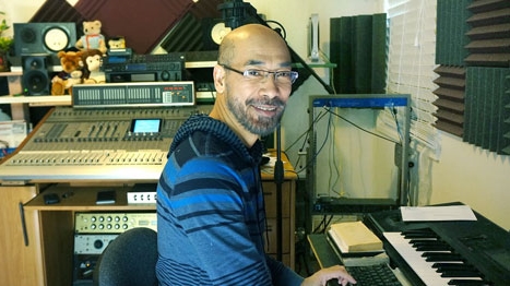 Trịnh Nam Sơn ‘xông đất’ chuỗi chương trình Sol Vàng 2015