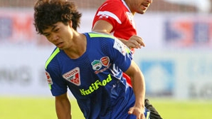 Công Phượng ngồi dự bị - tại sao không?