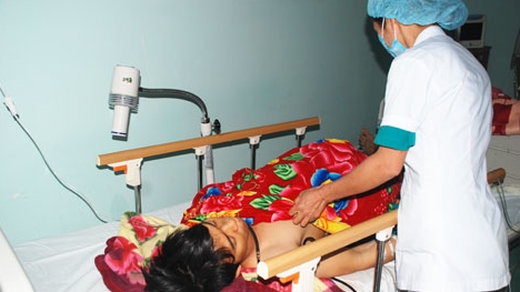 Truy bắt gã hàng xóm bắn trọng thương hai anh em ruột