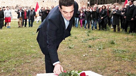 “Tôi sẽ đeo cà vạt nếu chúng ta giảm được nợ”