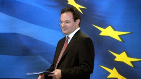 Cựu Bộ trưởng Tài chính Hy Lạp bị xét xử vì “trò ảo thuật”