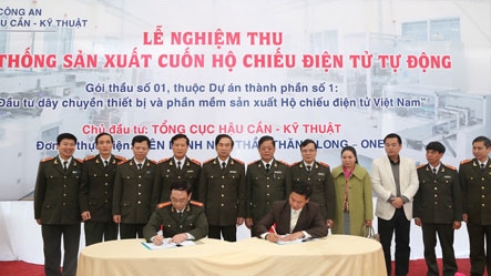 Thứ trưởng Thường trực Đặng Văn Hiếu dự Lễ nghiệm thu hệ thống sản xuất Hộ chiếu điện tử