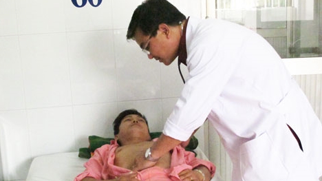 Ngộ độc thần kinh vì món nhậu nhộng ve sầu