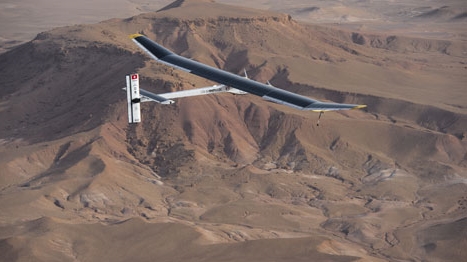 Máy bay sử dụng năng lượng mặt trời bay vòng quanh thế giới