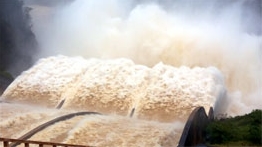 Bảo vệ quyền lợi của nông dân bị thủy điện xả lũ