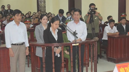 Tiêm nhầm thuốc khiến 3 trẻ tử vong, 4 bị cáo lĩnh 15 năm tù