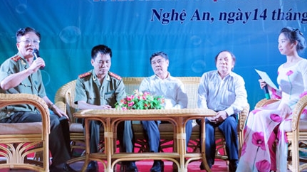 Văn học đi vào cuộc sống trại giam