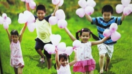 'Lắng nghe trẻ em nói' là chủ đề của Tháng hành động vì trẻ em 2015