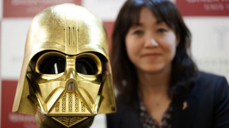 Mặt nạ bằng vàng khối