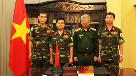 Từ mũ tai bèo đến mũ nồi xanh gìn giữ hòa bình