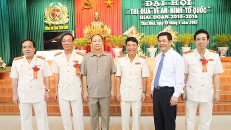 Tiếp tục đẩy mạnh thi đua 'Vì an ninh Tổ quốc'