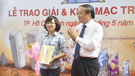 Trao giải cuộc thi vẽ biếm họa về tiết kiệm điện