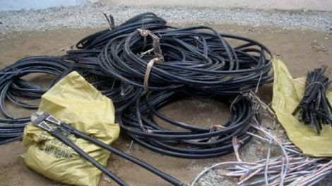 Bắt nhóm đối tượng cắt trộm cáp viễn thông