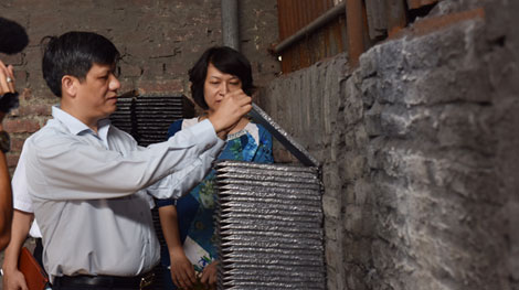 Khẩn trương di dời các hộ tái chế chì khỏi khu dân cư