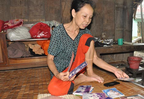 Đau lòng đấng sinh thành trong ngôi nhà có 8 người con nhiễm HIV