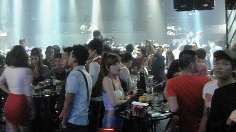 Vũ trường, quán bar: Kiểm tra nhiều, hiệu quả ít