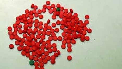 Nam thanh niên nuốt hồng phiến vào bụng khi gặp 141