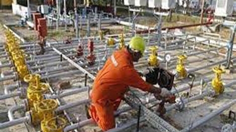 Tổng thống Pháp kêu gọi chấm dứt lệnh trừng phạt Nga