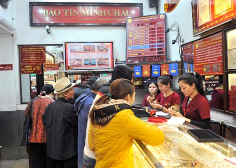 Bỏ tiền vào giỏ nào để gà đẻ trứng vàng?