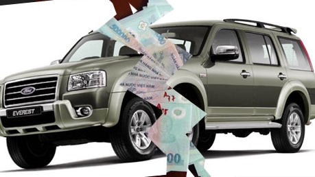 Trộm cạy cửa lấy gần 1,5 tỷ trong xe Ford Everest