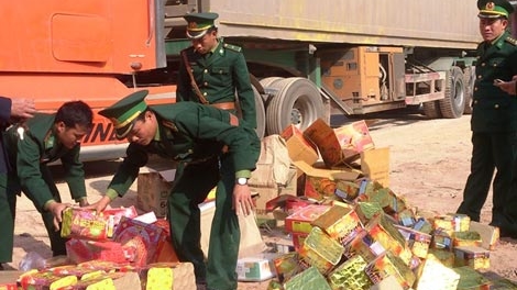 Quảng Bình: Bắt 9 đối tượng vận chuyển pháo lậu số lượng lớn