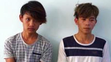 Bắt 2 đối tượng đâm sau lưng Cảnh sát giao thông