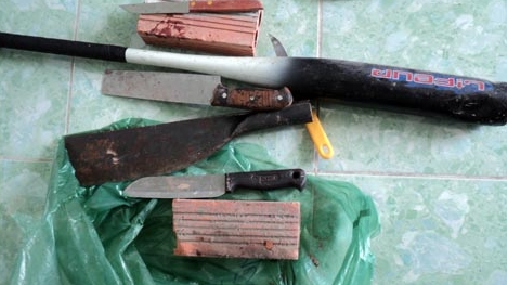 Nhân viên karaoke 'xử lý' khách