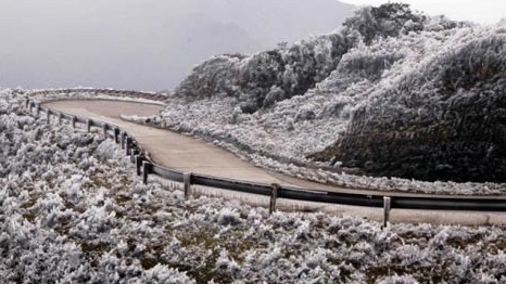 Giá rét bao trùm Bắc Bộ, Mẫu Sơn xuống 2 độ