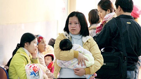 Trẻ nhập viện tăng vì thời tiết